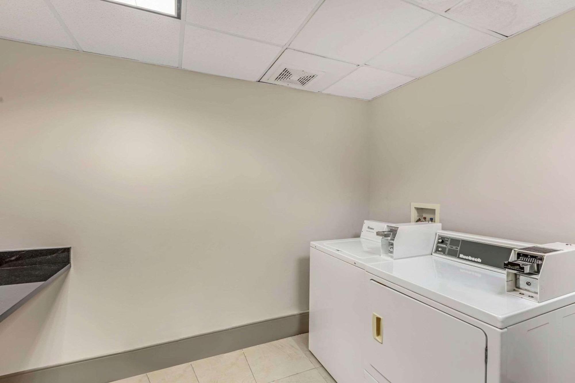 Country Inn & Suites By Radisson, Elk Grove Village-Itasca Bagian luar foto