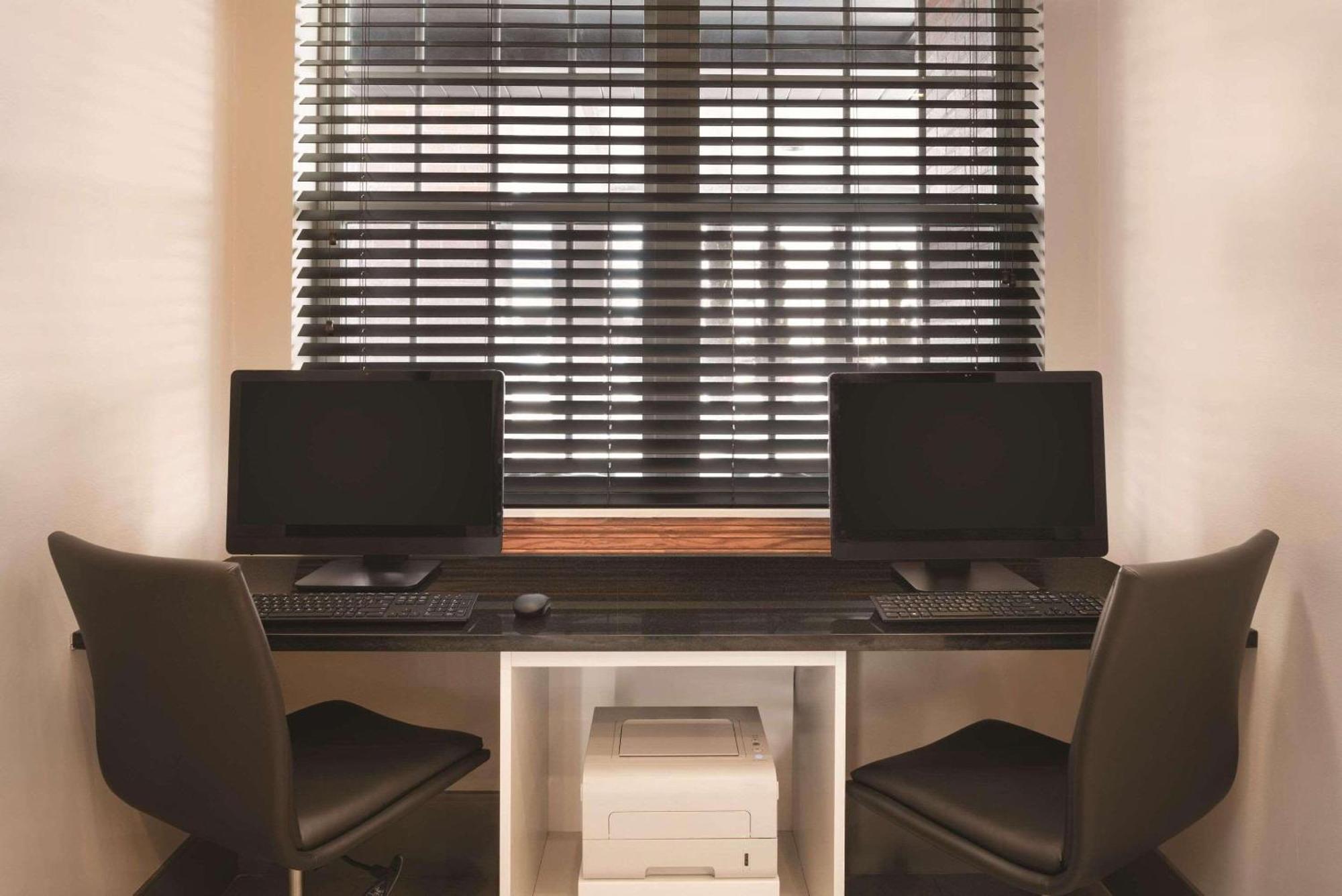 Country Inn & Suites By Radisson, Elk Grove Village-Itasca Bagian luar foto